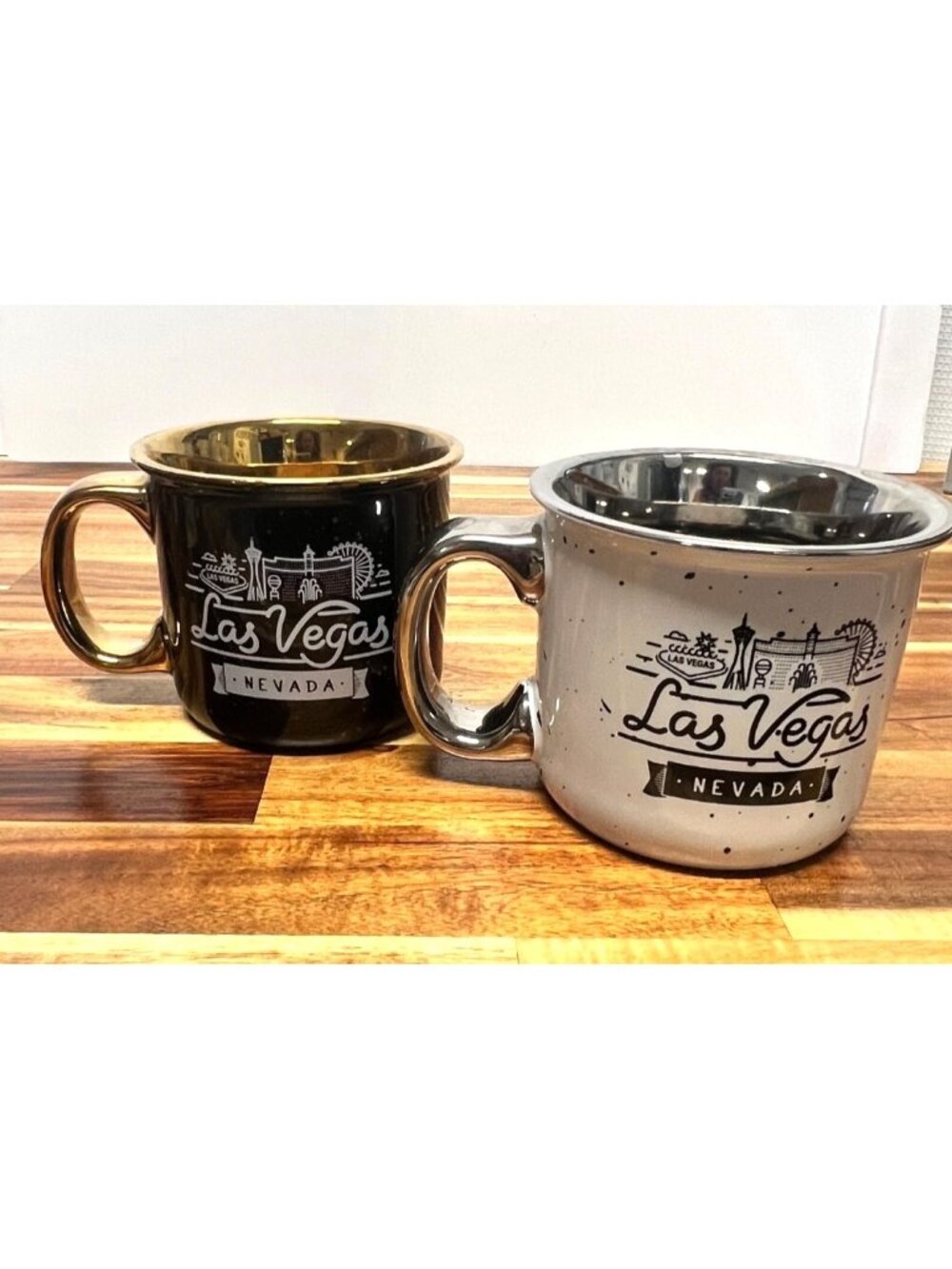 Pair "Las Vegas Souvenir Coffee Mug Set - Campfire Style - Black/Gold & White/Si